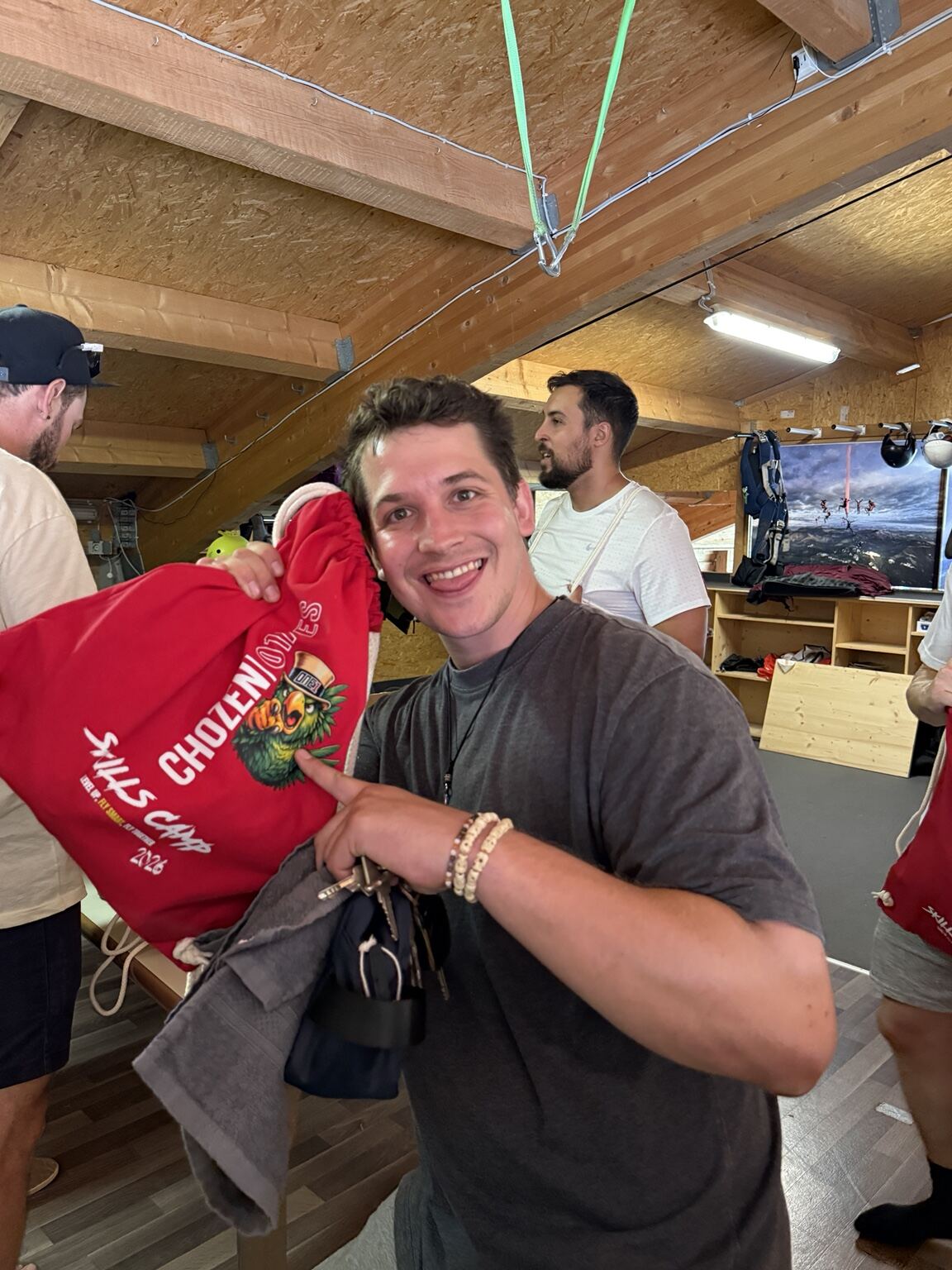 Camp-Moment im Hangar